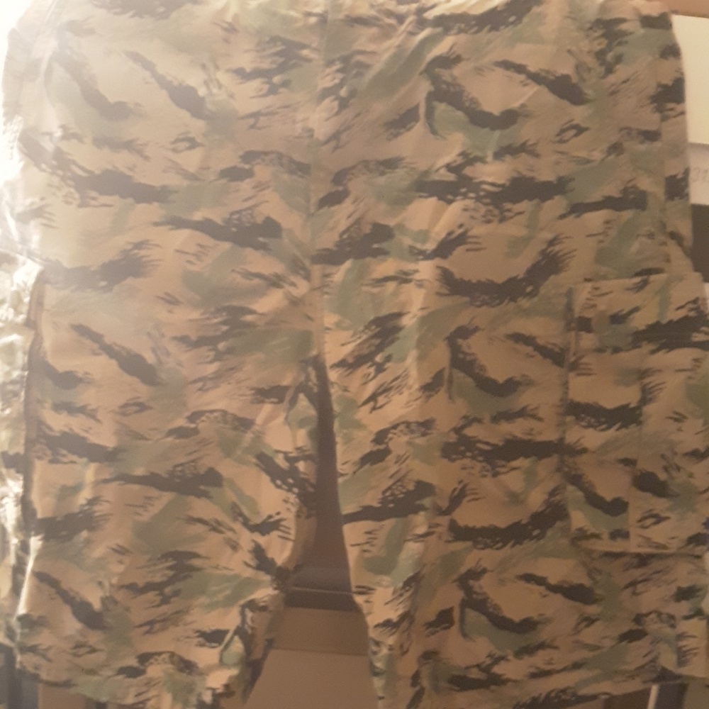 Men Levi's cargo shorts
